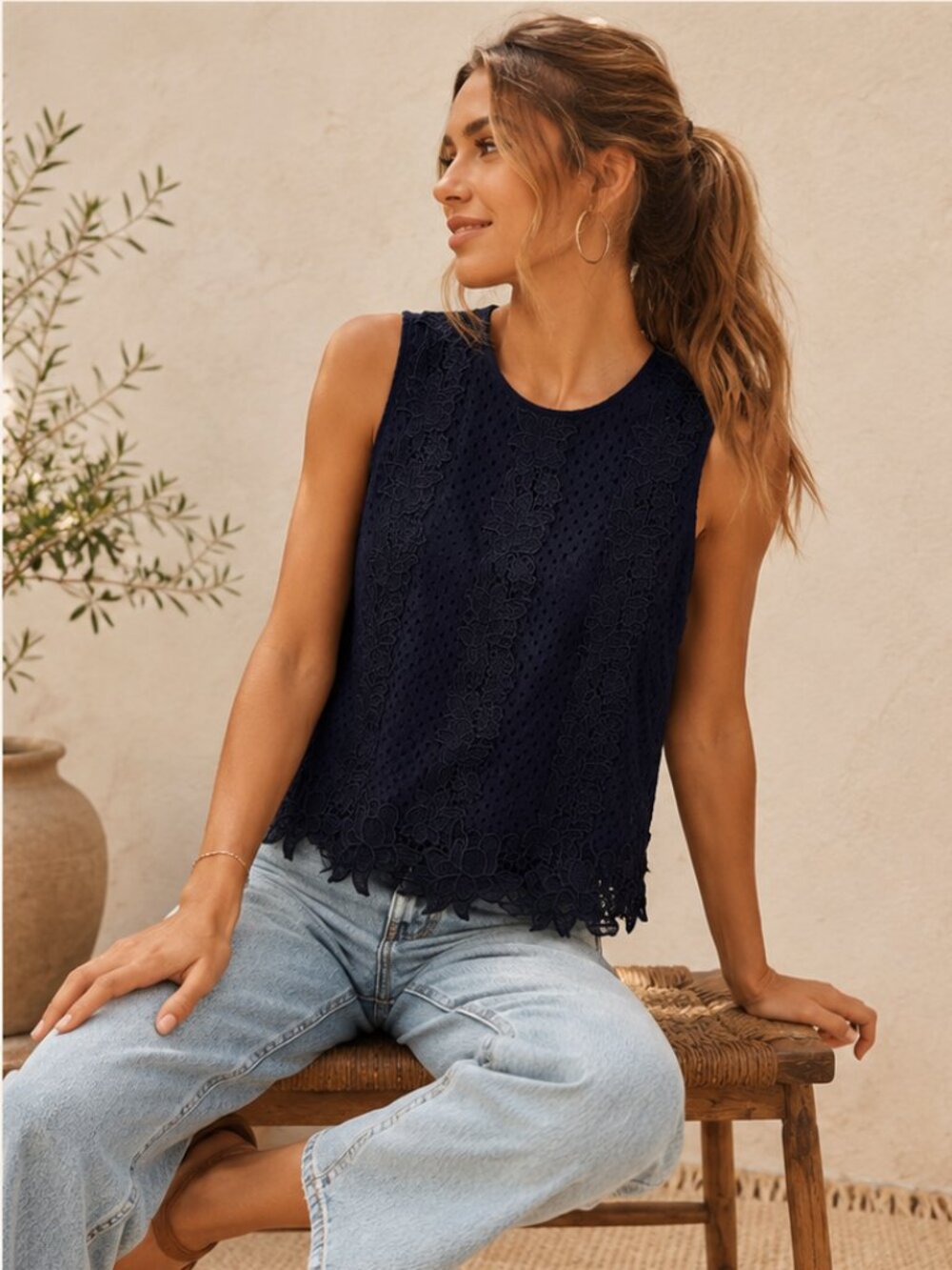 NWOT Ann Taylor Women’s Navy Lace Eyelet Sleeveless Top/Blouse Size Small